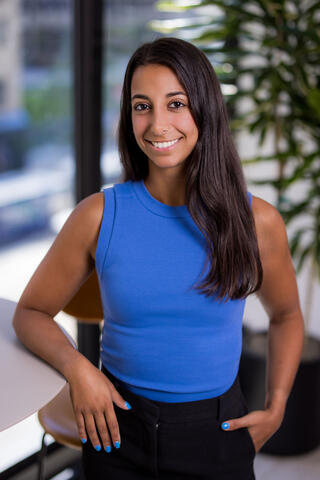 Yael Dror headshot