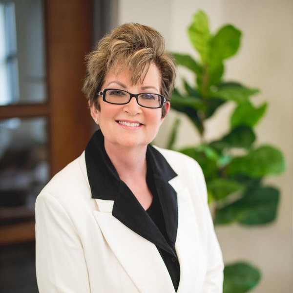 Donna Mahoney headshot