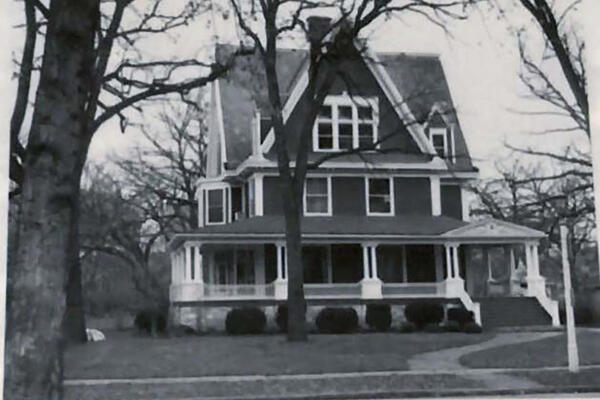 family institute first building in oak park