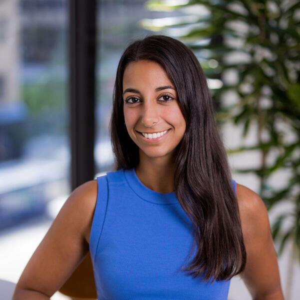 Yael Dror headshot